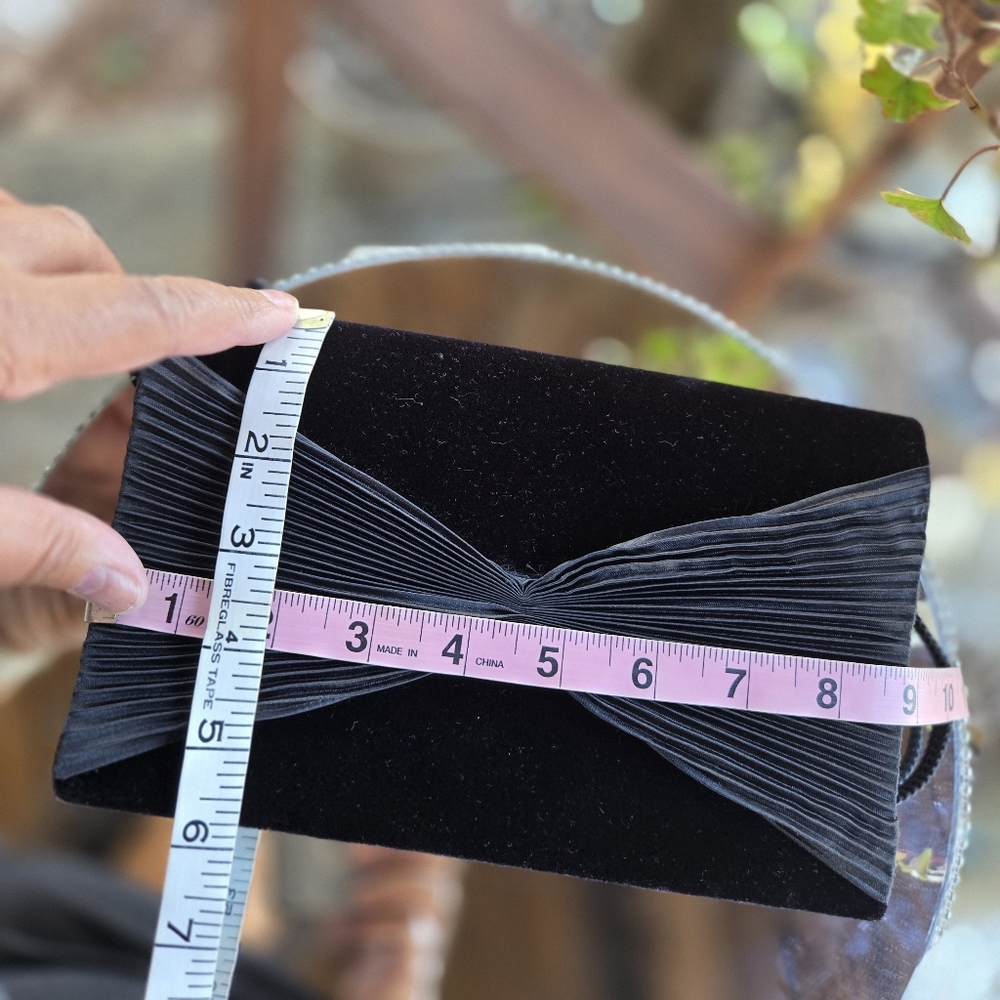 Galerie Black Velvet Formal Evening Clutch With Strap Satin Bow Accent - Picture 9 of 14